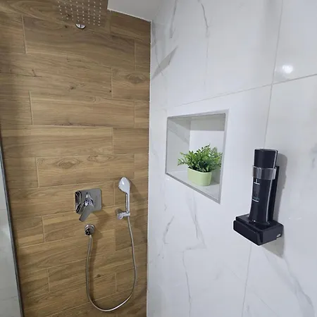 Milja Apartment *